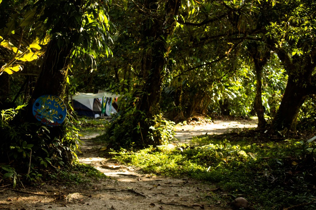 playa-juandedios-ecolodge-pacifico-colombia-camping